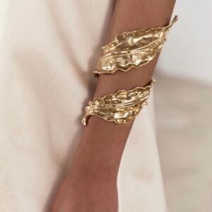 ZARA GOLD LEAF Textured Cuff Bracelet Statement Piece Heavy Brand‎ New